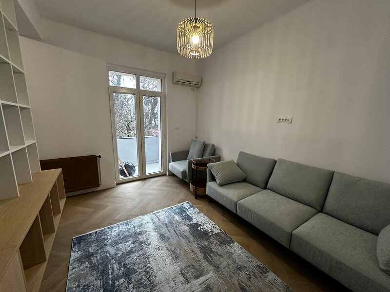 Vatra Luminoasa, Spital Monza